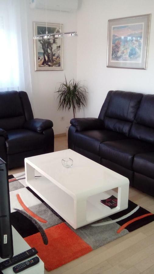 Apartment Nena Krk Town Luaran gambar